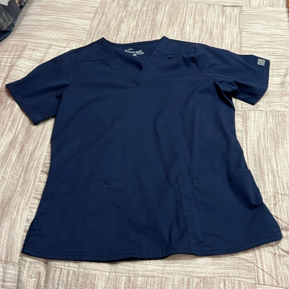 Women’s navy scrub top